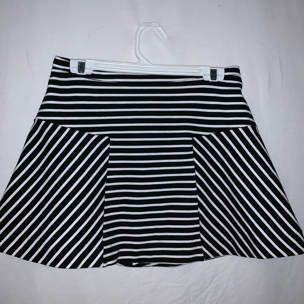 black and white striped skirt SIZE 5